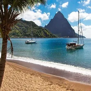 Apartment Soleil- Because Location Really Is Everything! Soufriere