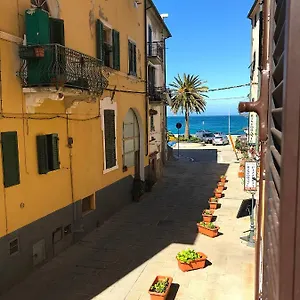 Le Di Mia , Marciana Marina (Isola d'Elba) Italia